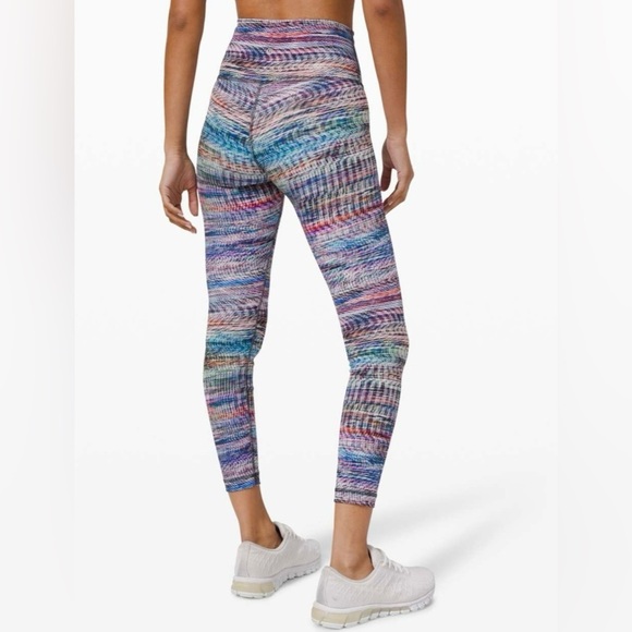 Lululemon sz 6 Wunder Train High-Rise Tight 25"
Digital Oasis White Multi VGUC - Picture 4 of 14